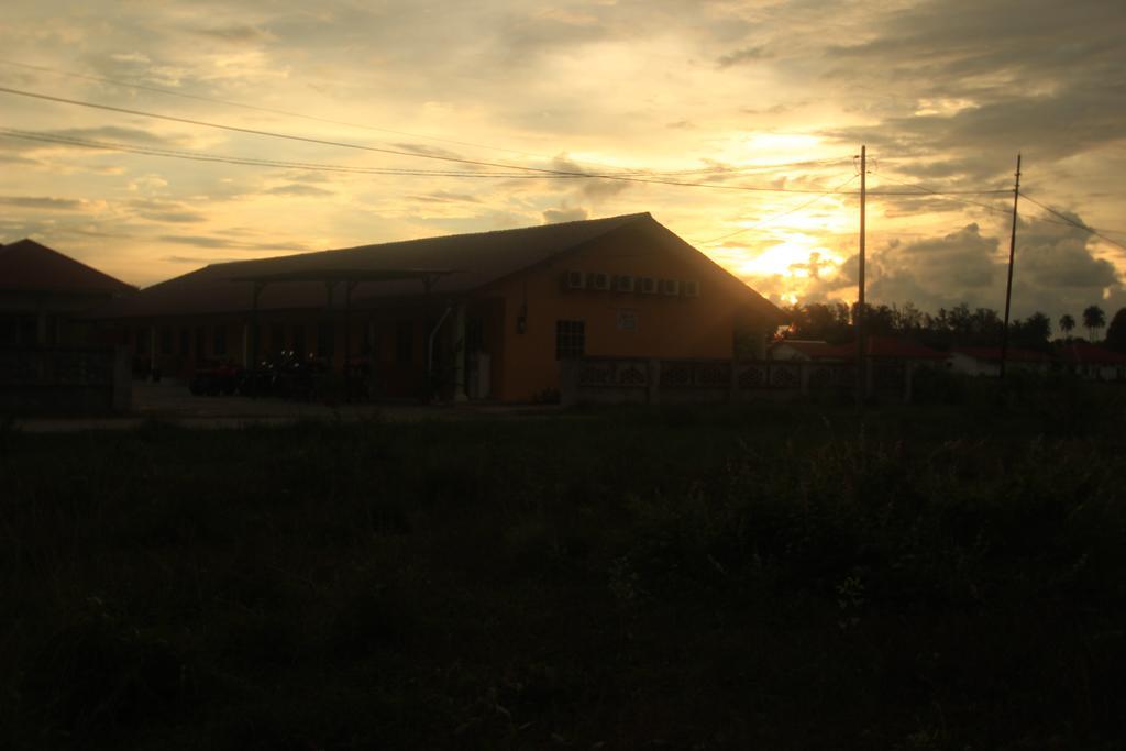 Tokman Inn Pantai Cenang  Exterior photo